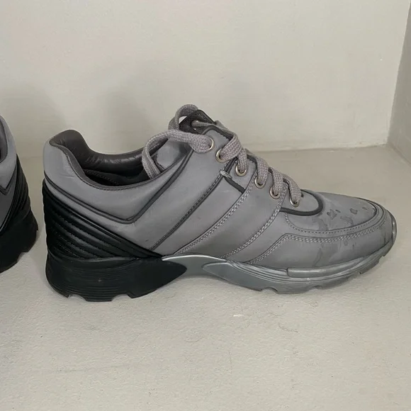 CHANEL Sneakers Size 7 - Picture 10 of 11